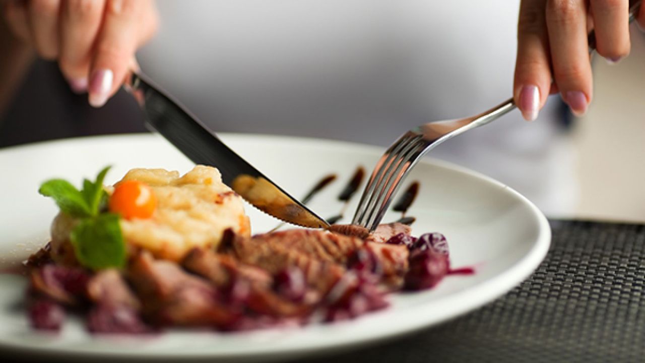 ভদ্রতার ছোট ছোট নিয়মেই বড়ো সৌন্দর্য