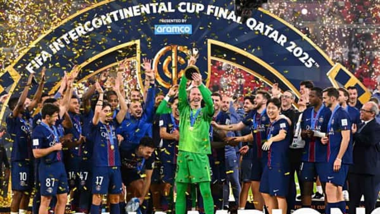 ব্রাজিলিয়ান ক্লাব ফ্ল্যামেঙ্গোকে হারিয়ে বছরের ষষ্ঠ শিরোপা জিতেছে প্যারিস সেন্ট জার্মান (পিএসজি)।