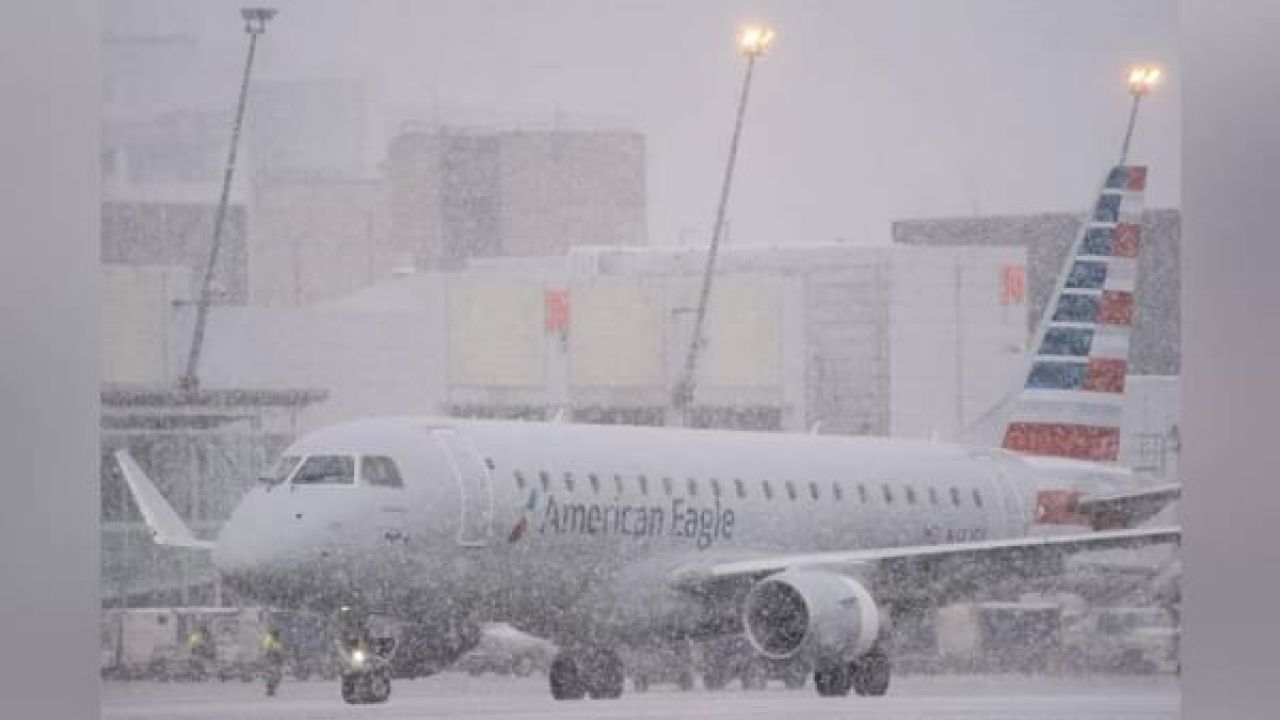 ভয়াবহ শীতকালীন ঝড়ের আশঙ্কায় যুক্তরাষ্ট্রজুড়ে হাজারো ফ্লাইট বাতিল