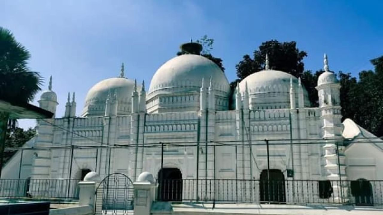 টাঙ্গাইলের পাকুল্লা শাহী মসজিদ: মোগল স্থাপত্যের এক অনন্য নিদর্শন