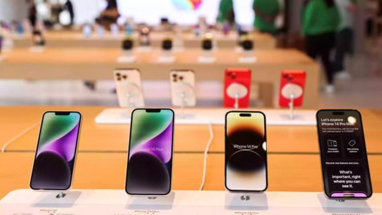 মোবাইল ফোনের দাম কমছে