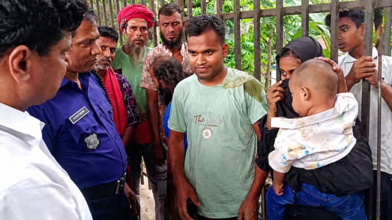 ভৈরব রেলস্টেশনে ট্রেনের নিচে পড়েও বেঁচে যাওয়া বাবা-ছেলের পরিচয় মিলেছে