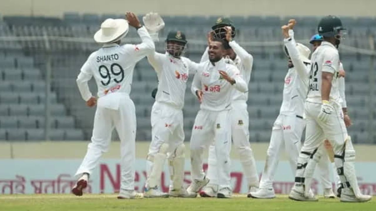 বাংলাদেশ-পাকিস্তান প্রথম টেস্ট:  পাকিস্তান ৩৮৬ অলআউট, মিরাজের ৫ উইকেটে বাংলাদেশের লিড
