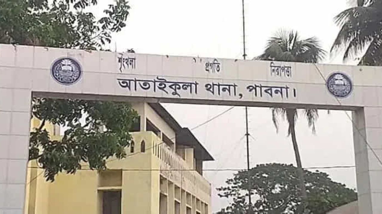 পাবনায় স্কুলছাত্রীকে ধর্ষণের অভিযোগ, বিক্ষুব্ধ জনতার আগুনে পুড়েছে বাড়ি