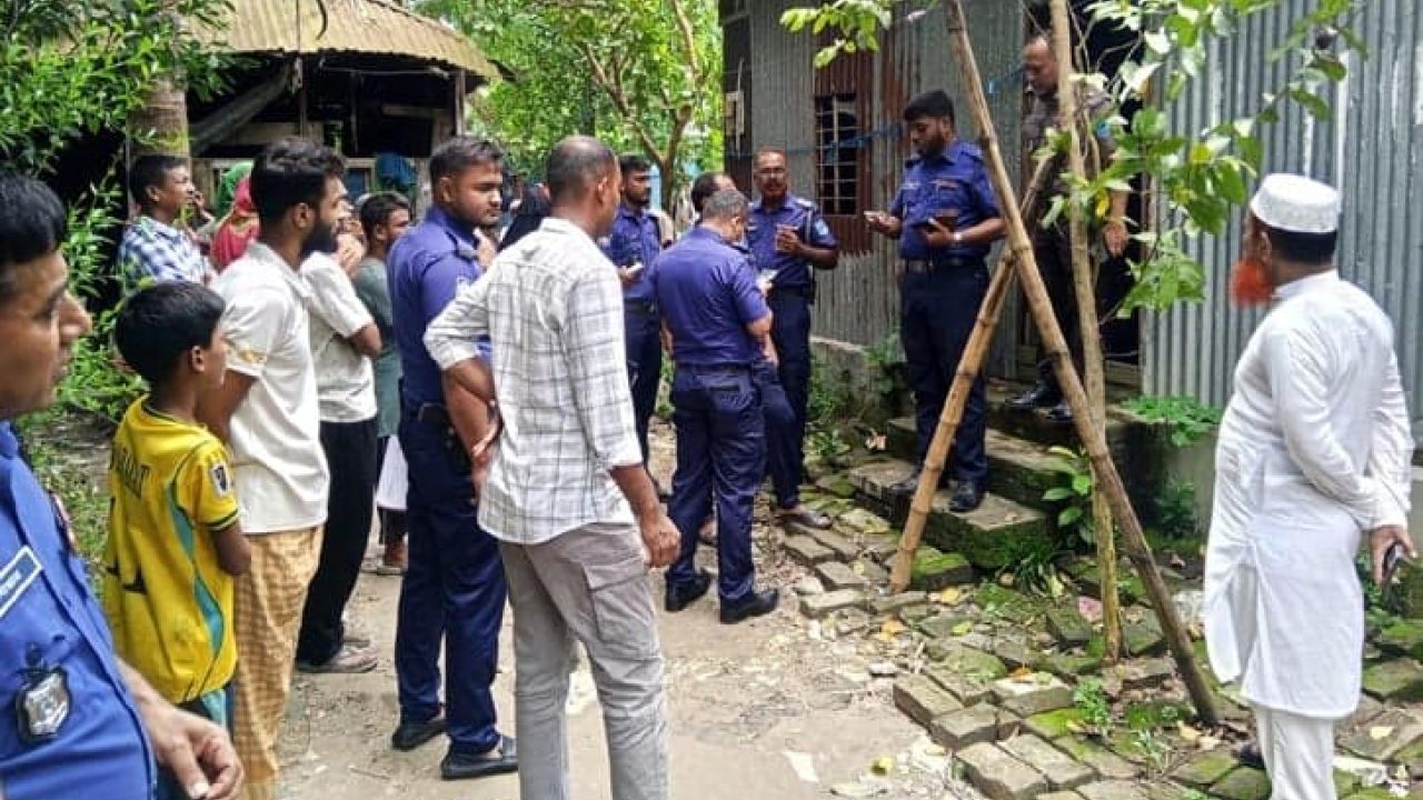 গোপালগঞ্জে পুলিশ সদস্যের মরদেহ পুকুর থেকে উদ্ধার, জিজ্ঞাসাবাদের জন্য স্ত্রী-শ্বশুর আটক