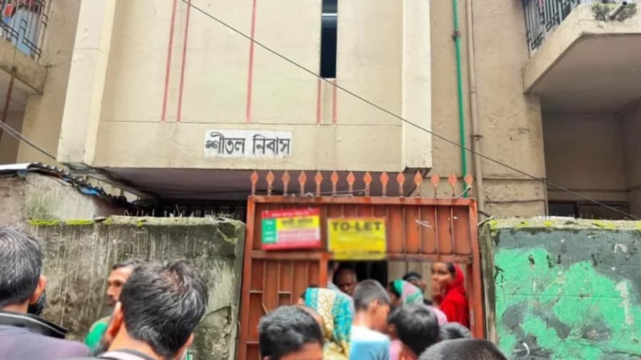 কলাবাগানে স্ত্রী ও শাশুড়িকে হত্যা, আত্মসমর্পণ করলেন স্বামী