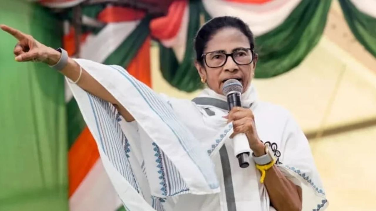 পশ্চিমবঙ্গকে ‘মেগা কারাগার’ বললেন মমতা, বিজেপির বিরুদ্ধে আন্দোলনের আহ্বান