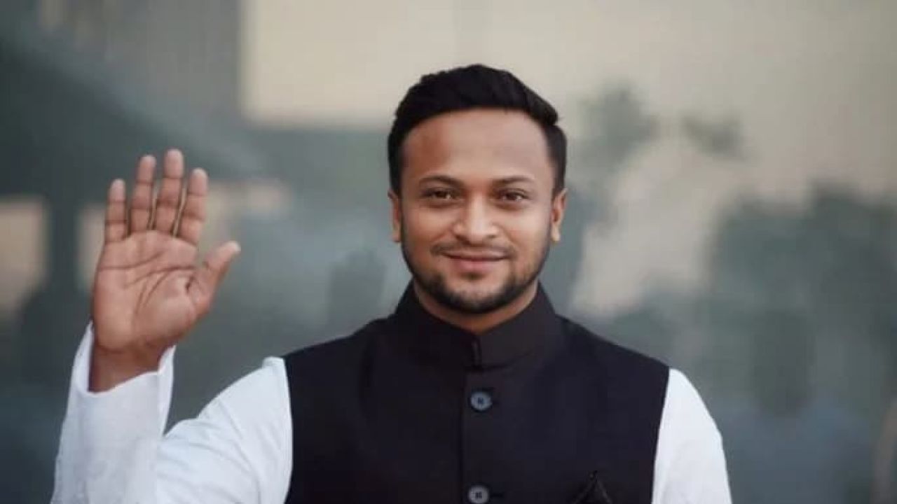 সাকিব আল হাসানের মাগুরার বাড়িতে পেট্রোল বোমা হামলা