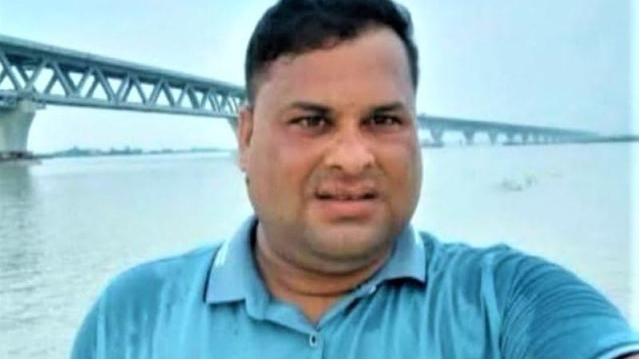টাঙ্গাইলে পরিত্যক্ত ফিলিং স্টেশনে সাবেক ইউপি সদস্যকে কুপিয়ে হত্যা