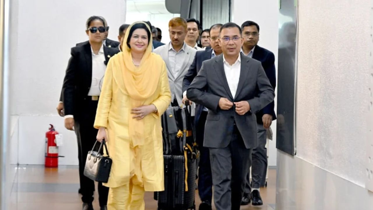 পাঁচ দিনের নিউইয়র্ক সফর শেষে ঢাকায় পৌঁছেছেন প্রধানমন্ত্রী