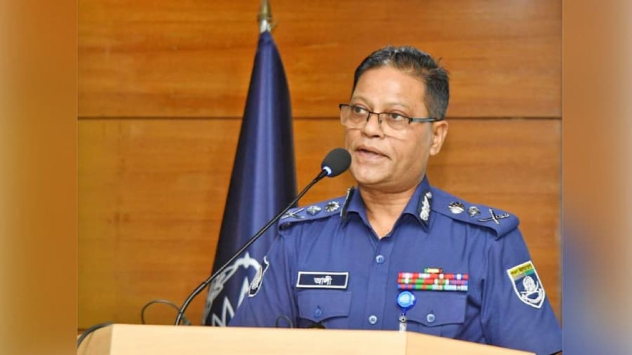 সরকার অনুমোদন দিলে প্রয়োজনে ক্রসফায়ার করবে পুলিশ: আইজিপি